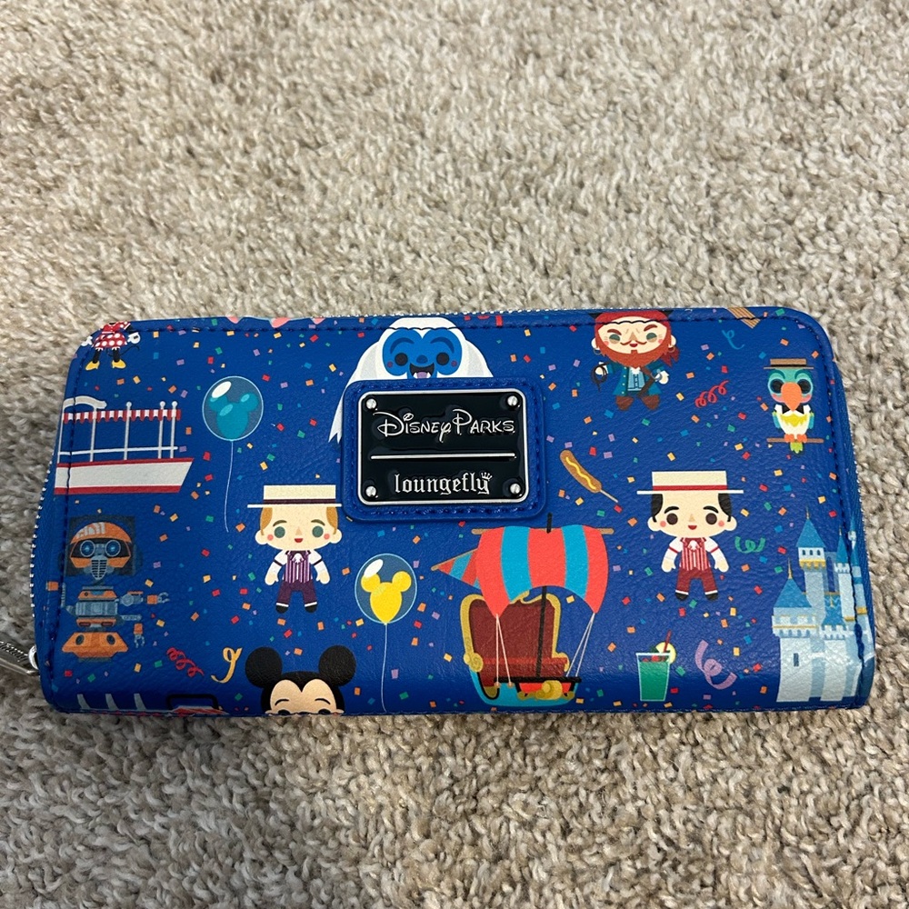 Loungelfy Disney parks wallet
